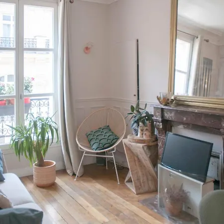 Daire Nice Apt With View Near Square Jules Ferry *