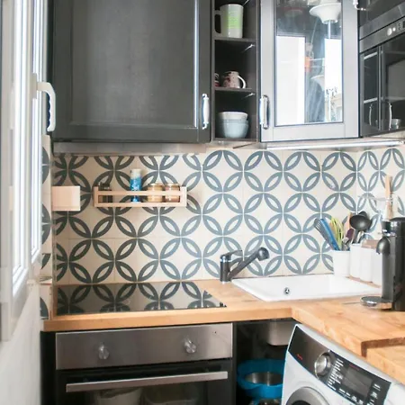 Nice Apt With View Near Square Jules Ferry Daire *